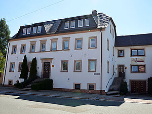 Außenansicht einer Bestatter Filiale Hannuschka in Burgstädt